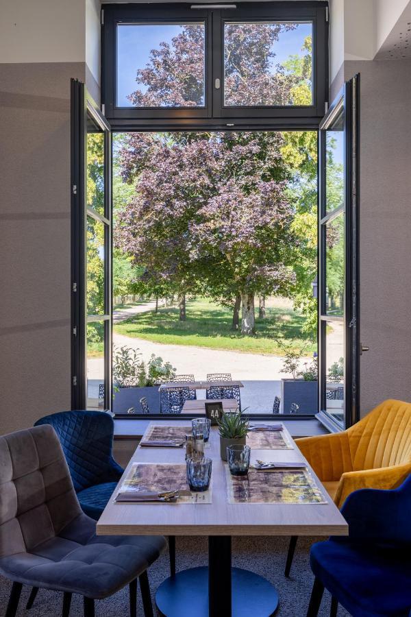 Hotel Au Chateau Villers-les-Nancy Экстерьер фото
