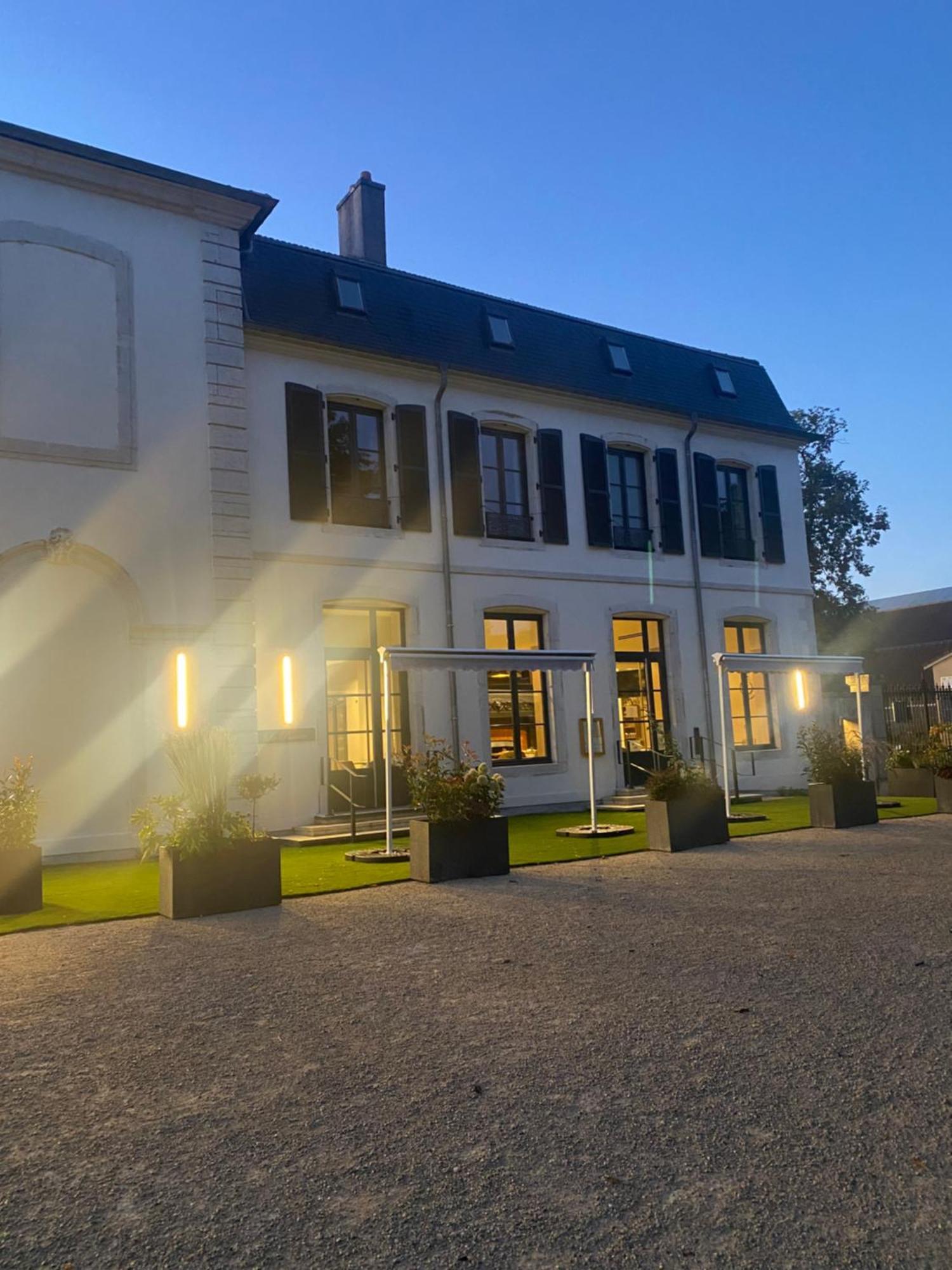 Hotel Au Chateau Villers-les-Nancy Экстерьер фото